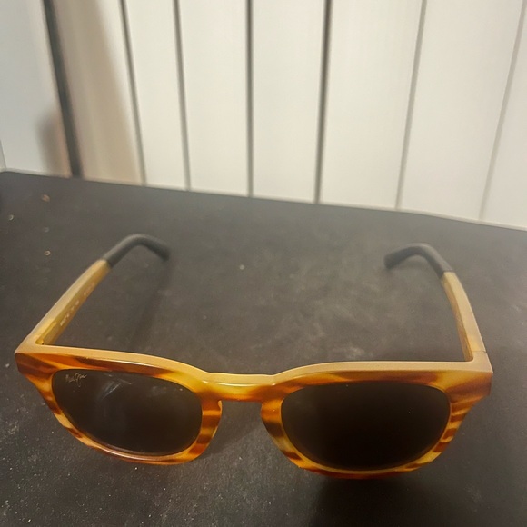 Prestige maui jim’s, clean lens - Picture 2 of 6
